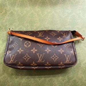 Louis Vuitton Pochette Accessoires Monogram Canvas